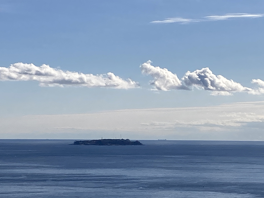 初島